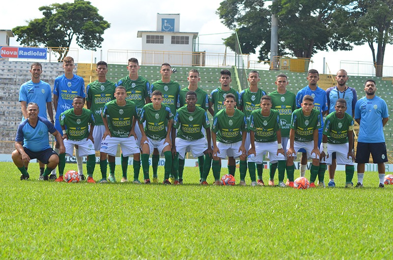 Parte do elenco do sub-17 da Francana (Foto: Rodolfo César/Francana)